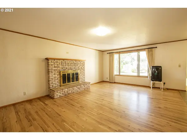 1366 N ST, Springfield, OR 97477