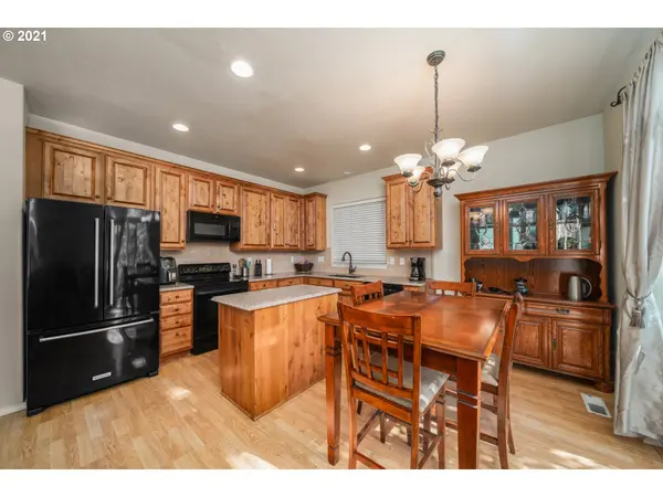 265 SE 42ND WAY, Hillsboro, OR 97123