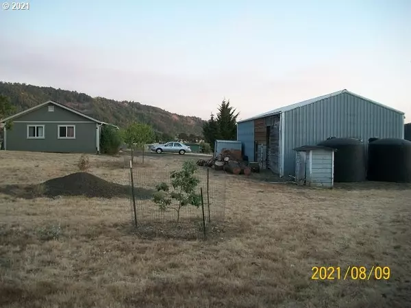 Sutherlin, OR 97479,283 NORTH STAR LN