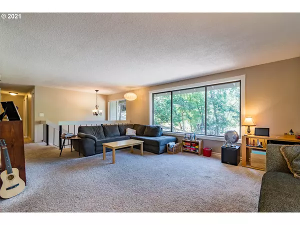 Eugene, OR 97405,290 BROOKSIDE DR