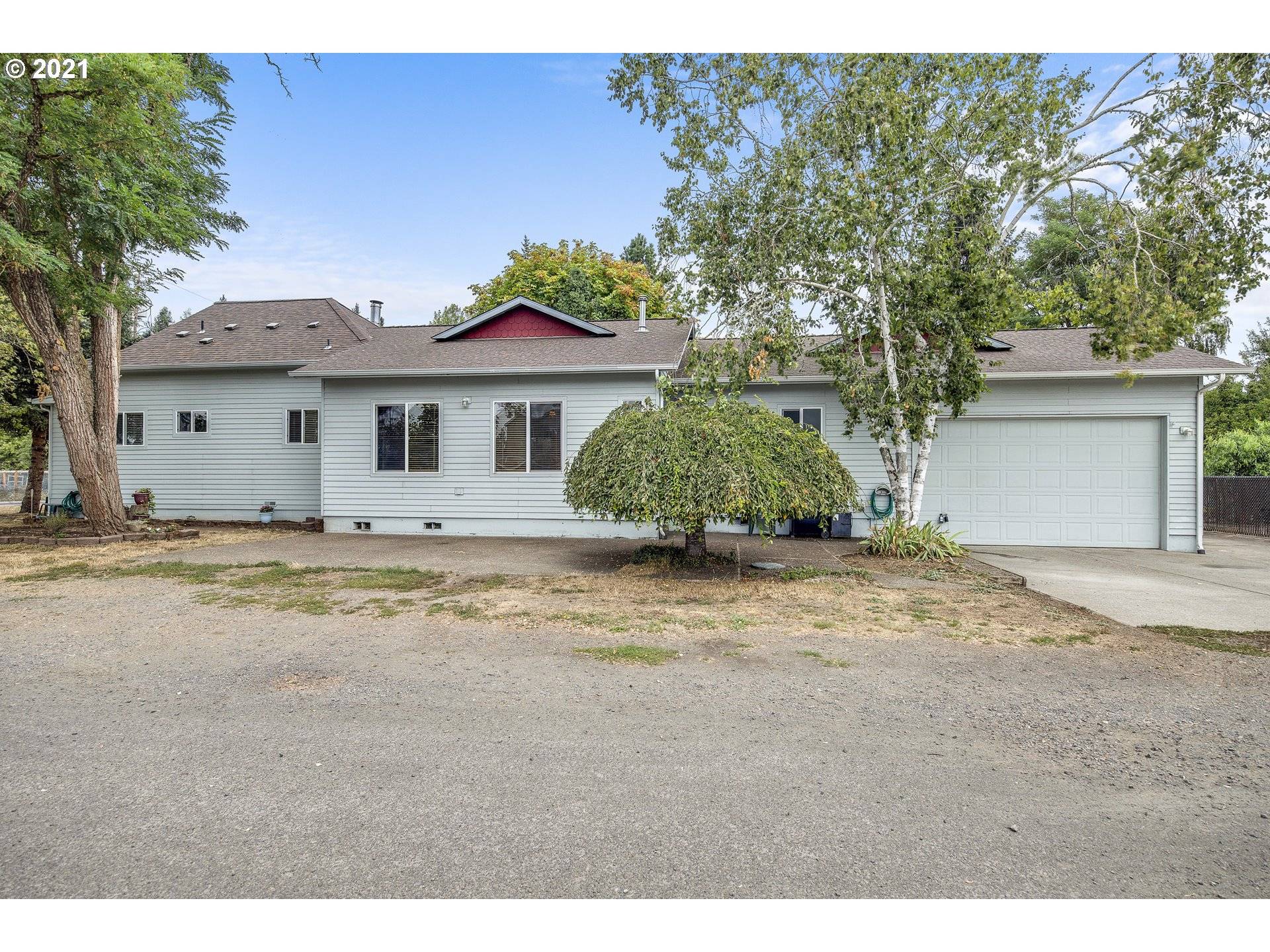 1111 OAK ST, Amity, OR 97101
