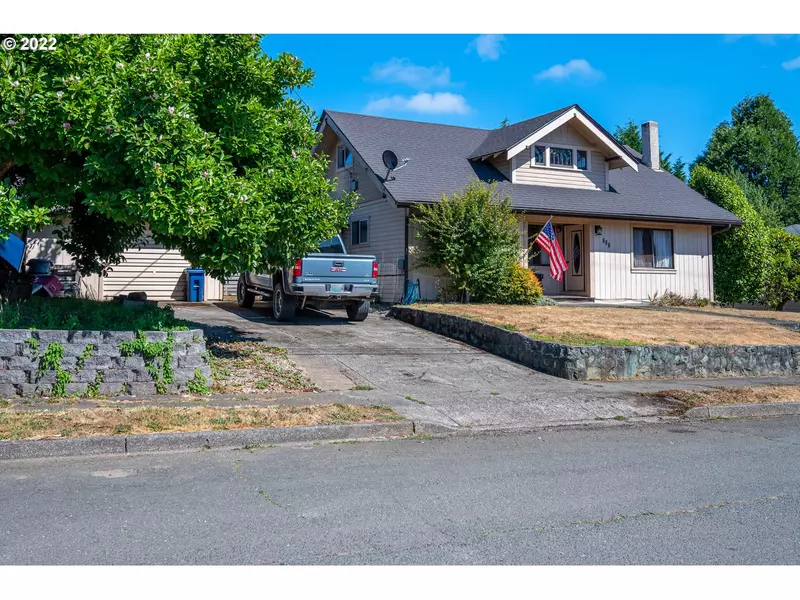 886 N COLLIER ST, Coquille, OR 97423