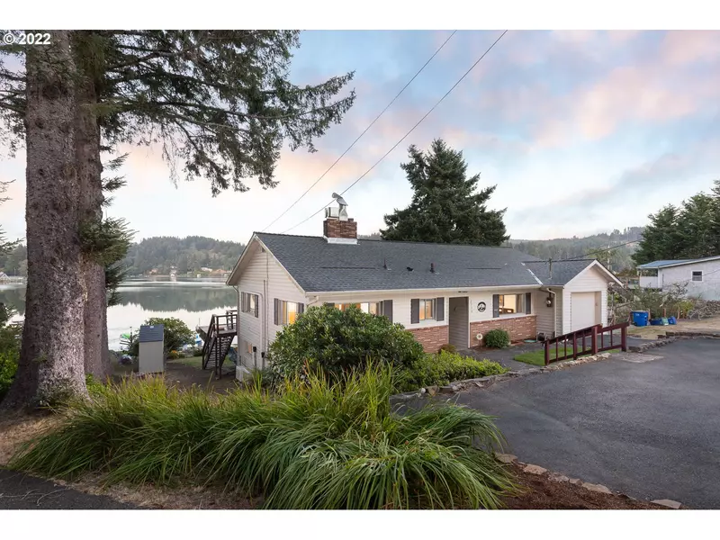 2730 NE LAKE DR, Lincoln City, OR 97367