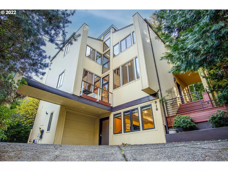 816 SW TERWILLIGER PL, Portland, OR 97239