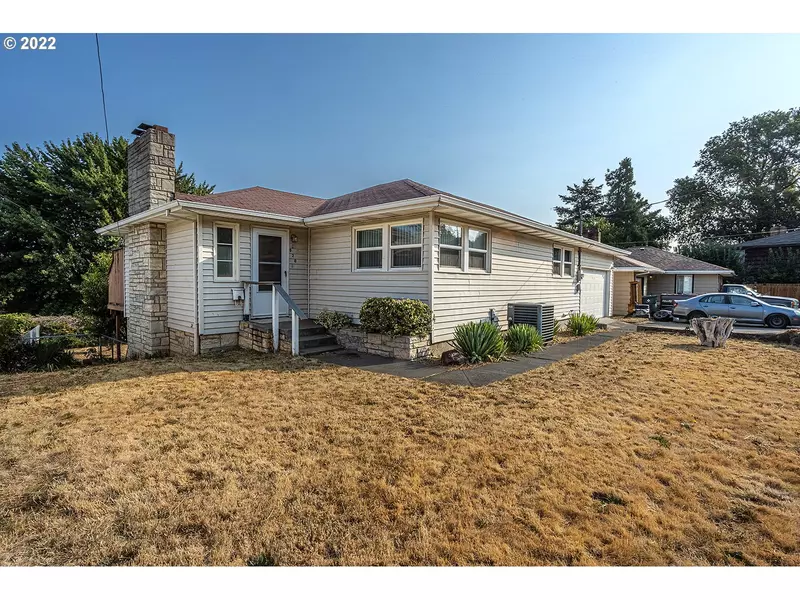 920 E 15TH PL, The Dalles, OR 97058