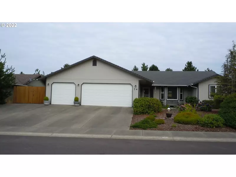 74 PARK VILLAGE DR, Florence, OR 97439