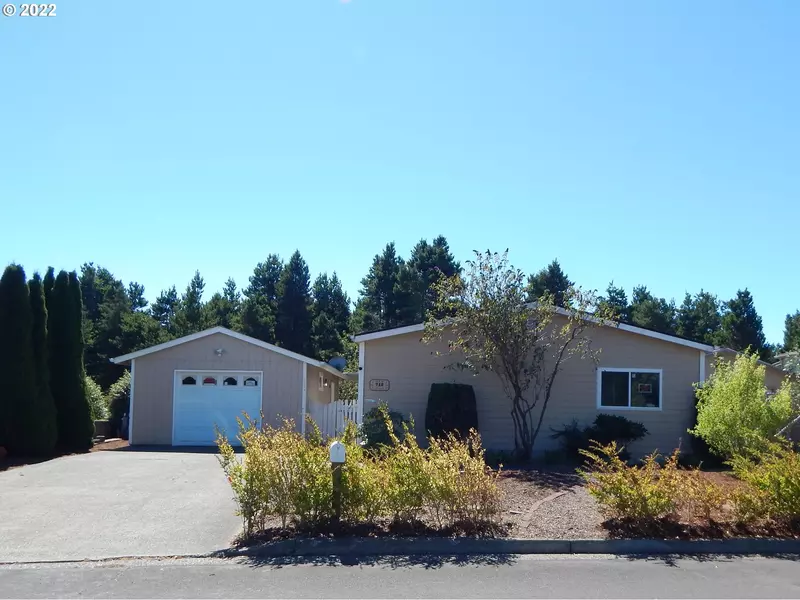 712 SKOOKUM DR, Florence, OR 97439