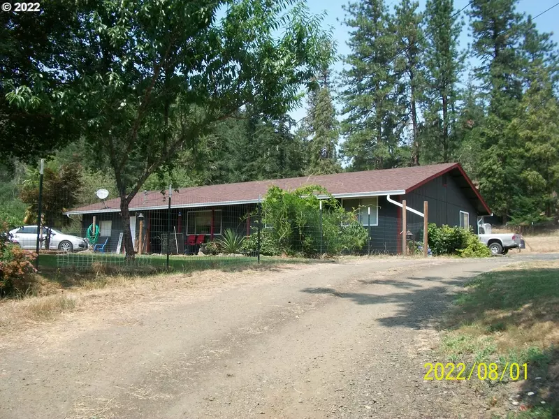 426 NORTH SIDE RD, Sutherlin, OR 97479