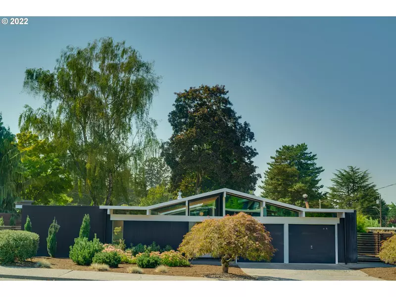 8545 SW CECILIA TER, Portland, OR 97223