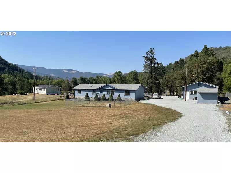 307 EVERGREEN RIDGE RD, Riddle, OR 97469