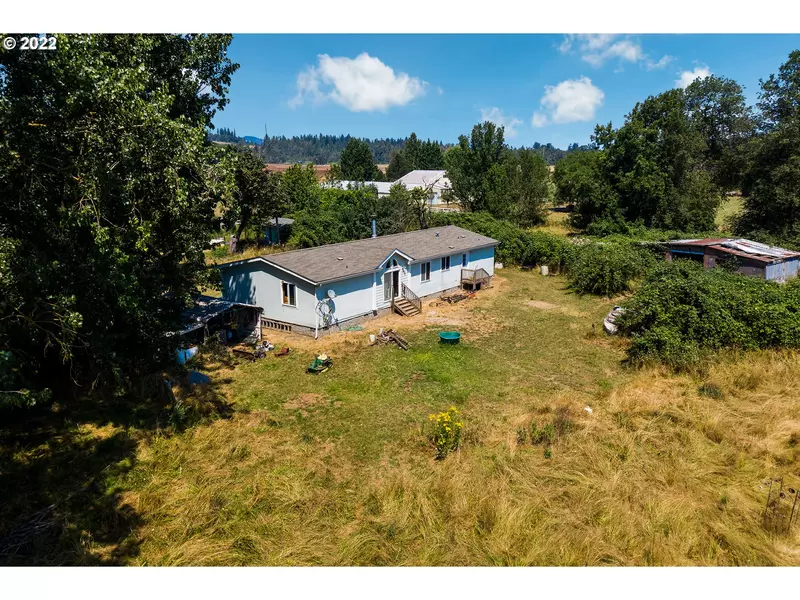 34212 WALNUT LN, Creswell, OR 97426