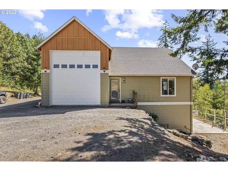 220 HANSON RD, Kalama, WA 98625