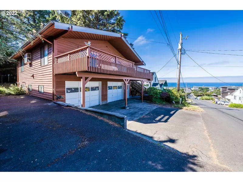 1750 NE 17TH ST, Lincoln City, OR 97367