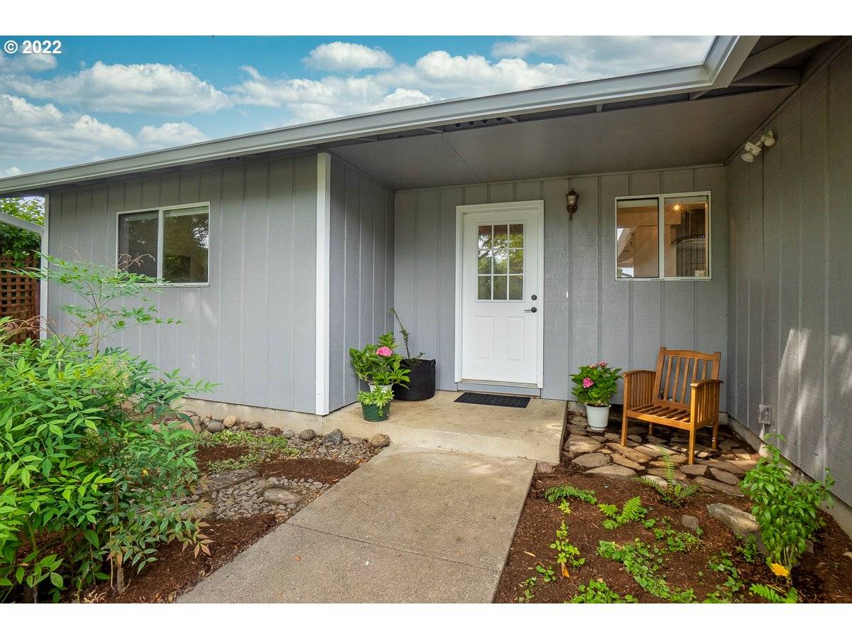 Mc Minnville, OR 97128,221 SW FILBERT ST