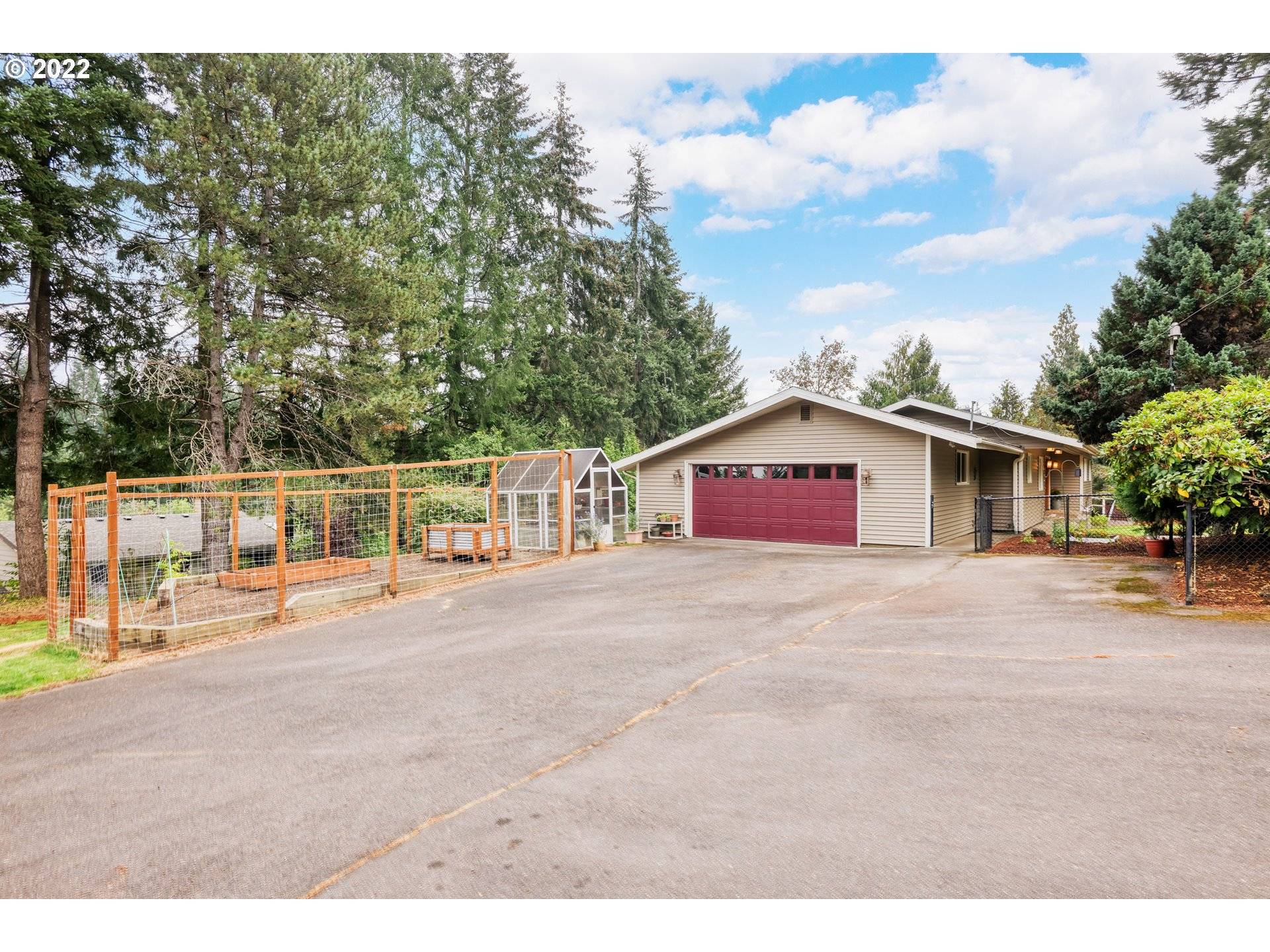 Oregon City, OR 97045,15826 S HOLCOMB BLVD