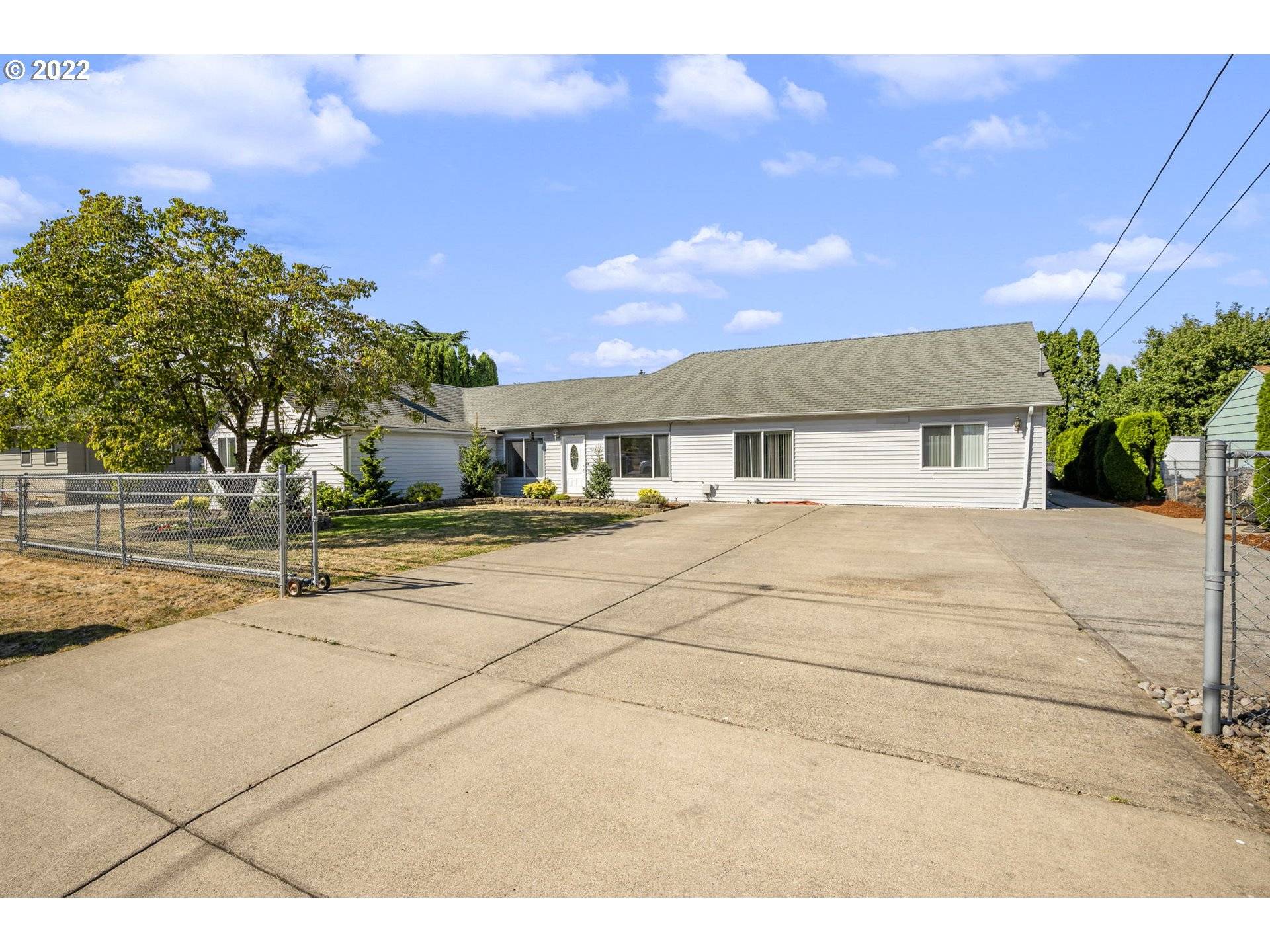 9233 SE MILL ST, Portland, OR 97216