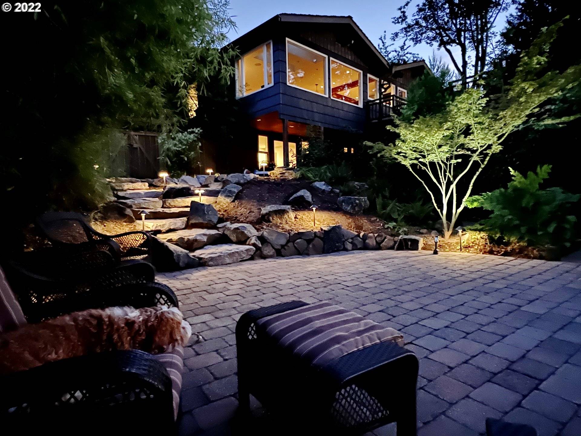 Lake Oswego, OR 97034,2211 FERNWOOD CIR