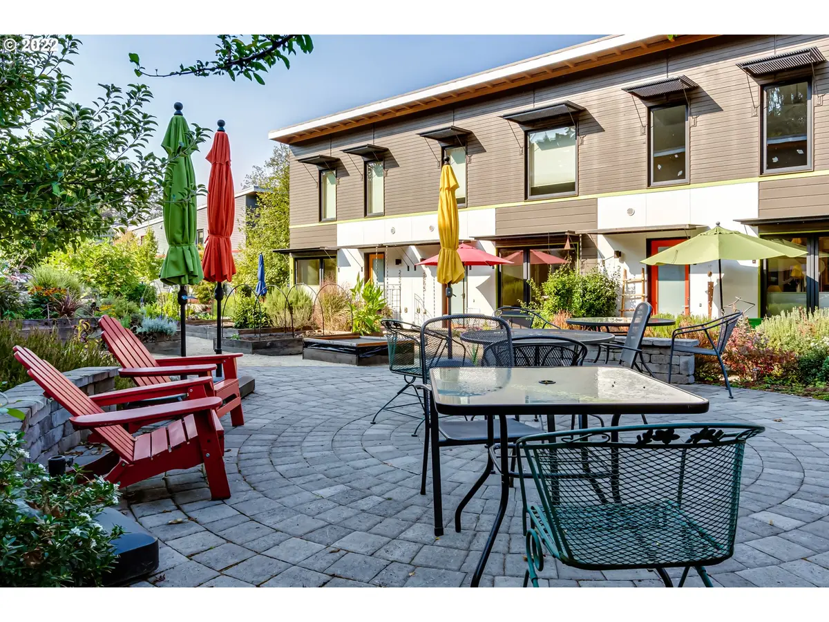 Eugene, OR 97405,2855 FRIENDLY ST