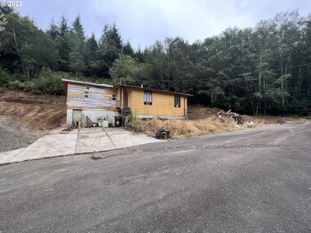 Reedsport, OR 97467,3184 MAPLE CT