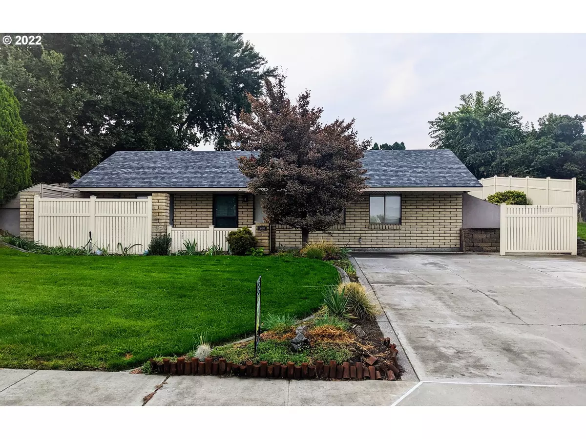 Hermiston, OR 97838,860 E TAMARACK AVE