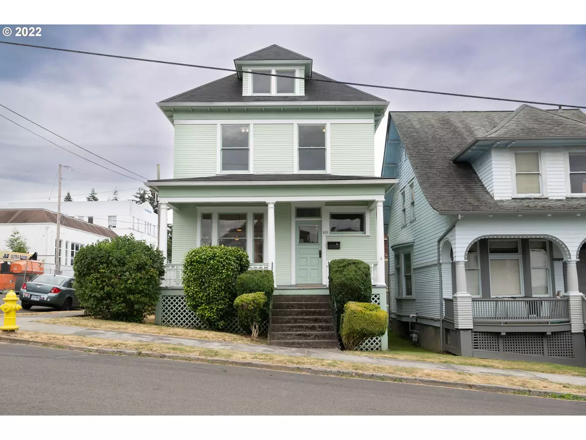 Astoria, OR 97103,695 15th ST