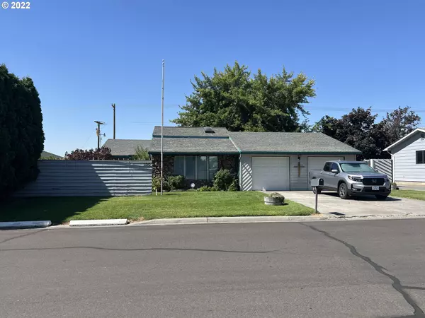 320 NW 13TH ST, Hermiston, OR 97838