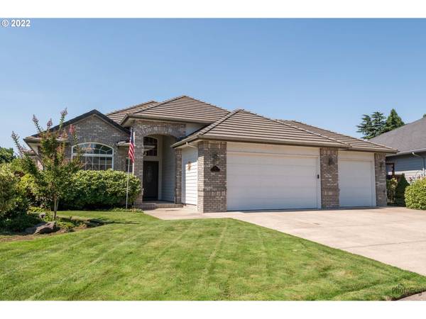 771 Old Orchard LN, Springfield, OR 97477