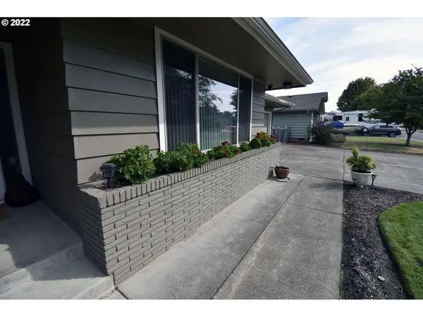 368 CAMBRIDGE ST, Springfield, OR 97477