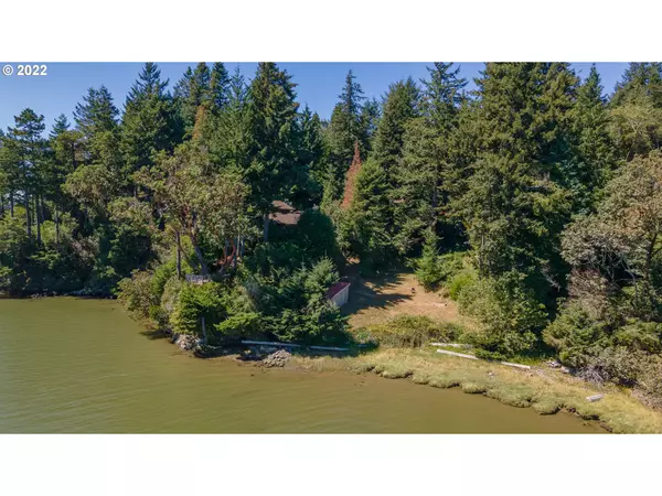 North Bend, OR 97459,93472 OSPREY LN