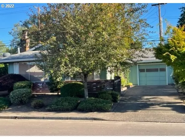 12220 SW KING RICHARD DR, King City, OR 97224