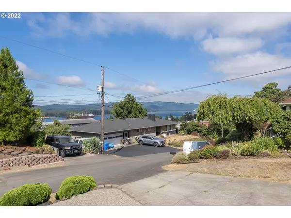 264 S 2ND ST, Kalama, WA 98625