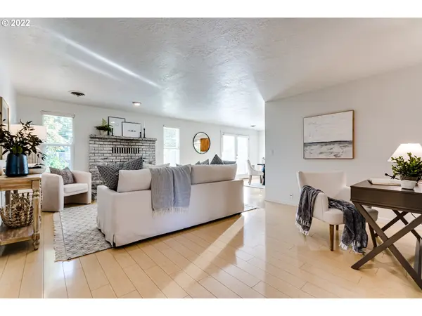 2987 GILHAM RD, Eugene, OR 97408