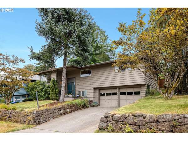 3302 SW MARIGOLD ST, Portland, OR 97219