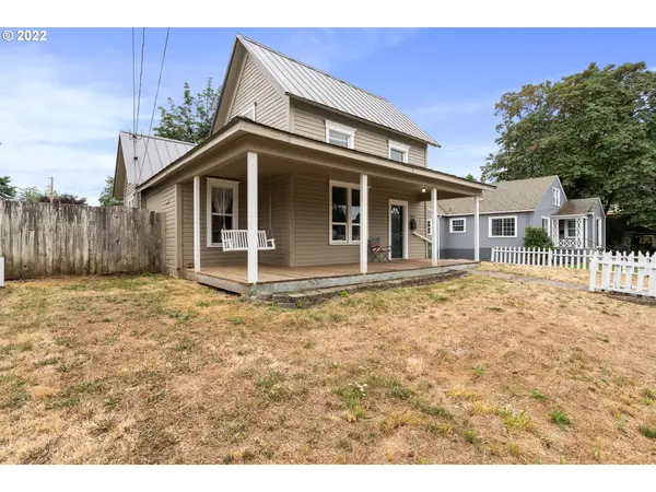 405 E MADISON ST, Cottage Grove, OR 97424