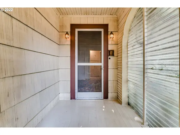 Eugene, OR 97402,1560 ROBERT ST