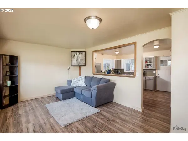 3663 AVALON ST, Eugene, OR 97402