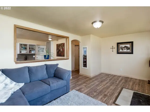 3663 AVALON ST, Eugene, OR 97402