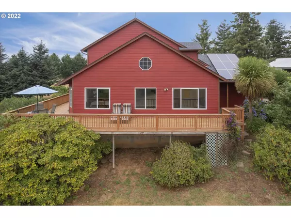 42445 Bagley LN, Astoria, OR 97103