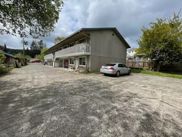 Coos Bay, OR 97420,1050 S 8TH ST