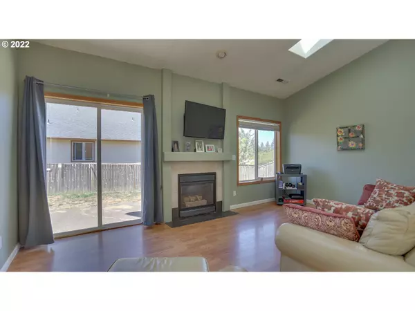 Hillsboro, OR 97123,445 SE 71ST PL