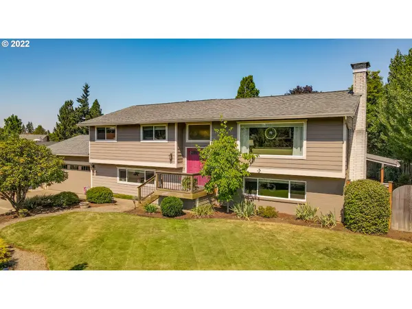 12341 BLUE RIDGE DR, Oregon City, OR 97045