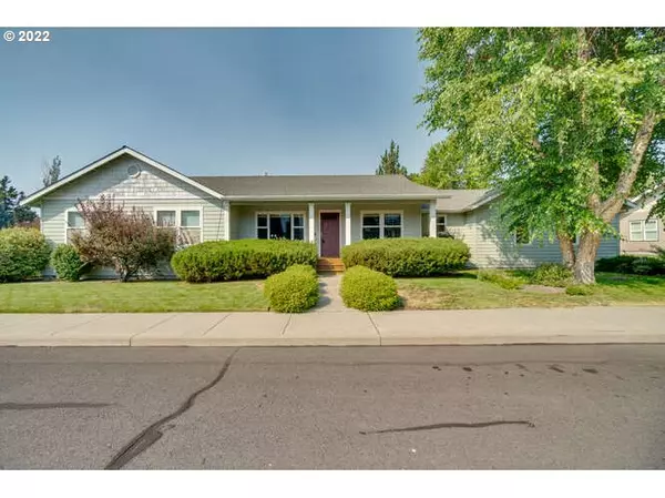 Bend, OR 97701,2906 NE LAUREL OAK DR