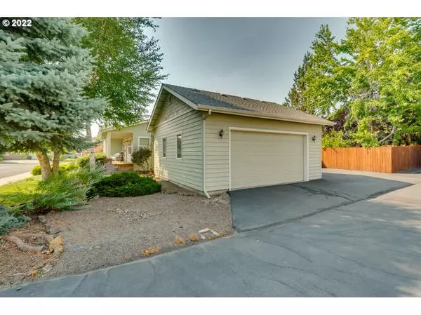 Bend, OR 97701,2906 NE LAUREL OAK DR