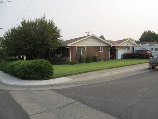 905 SW 4th ST,  Hermiston,  OR 97838