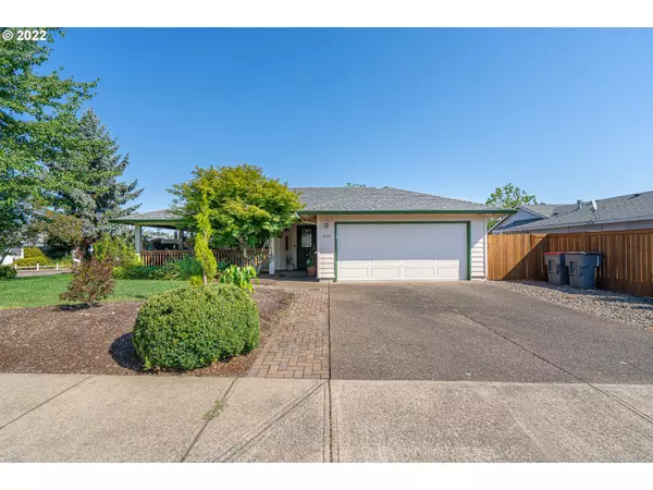 820 E 13TH CT, Lafayette, OR 97127