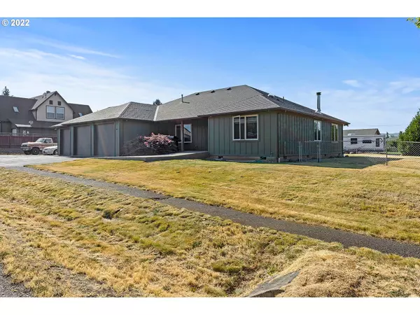 White Salmon, WA 98672,100 AMOUR CT