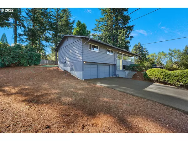 West Linn, OR 97068,1790 HILLCREST DR