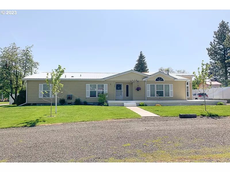 700 S LAKE ST, Joseph, OR 97846