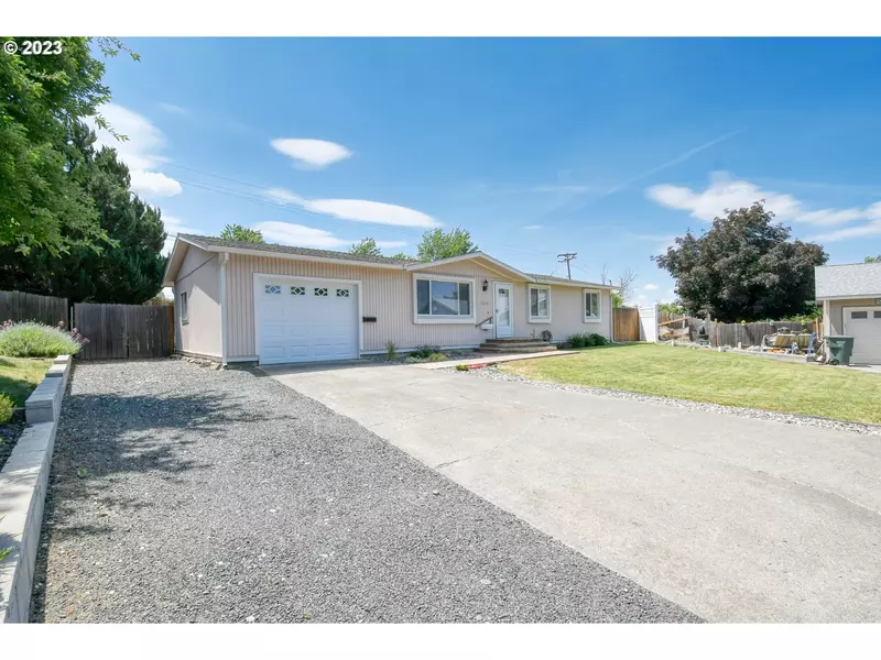 1317 SW 3RD PL, Pendleton, OR 97801