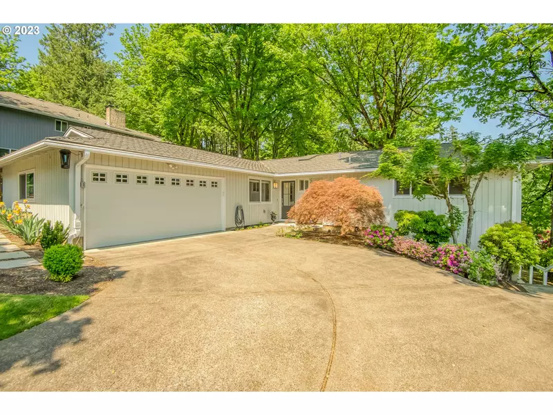 54 TOUCHSTONE, Lake Oswego, OR 97035